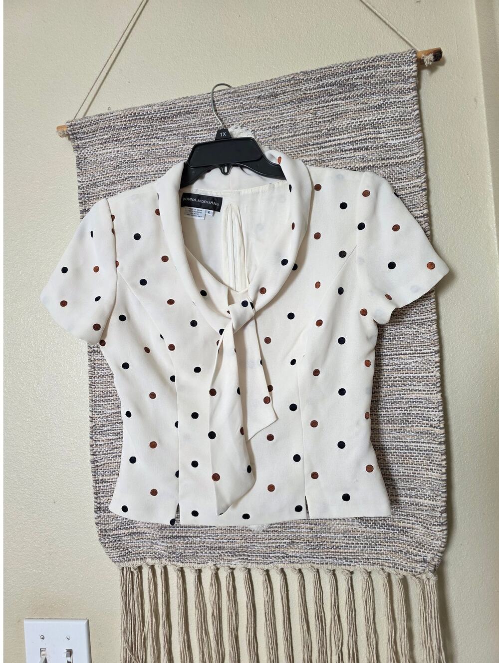 Vintage Donna Morgan Polka Dot Tie Neck Blouse Top Cream Short Sleeve SZ 6